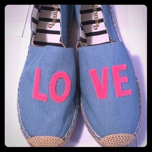 Johnnie B’s  Women’s  Sumner Cloth flats